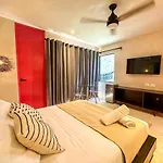 Uayma Increible Cuarto En El Centro Con Piscina