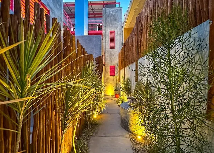Uayma Increible Cuarto En El Centro Con Piscina